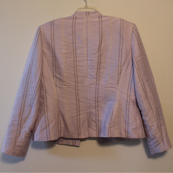 Blazer - Picture 4 of 4